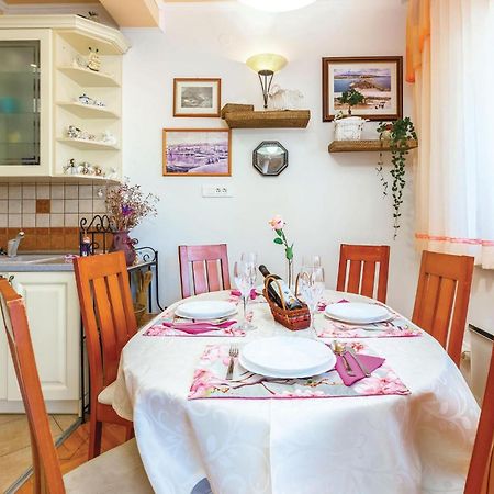 Beautiful Apartment In Crikvenica With Jacuzzi Exterior foto
